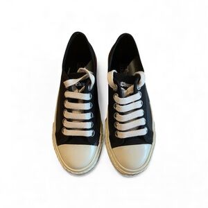 Black runners size 34 like new